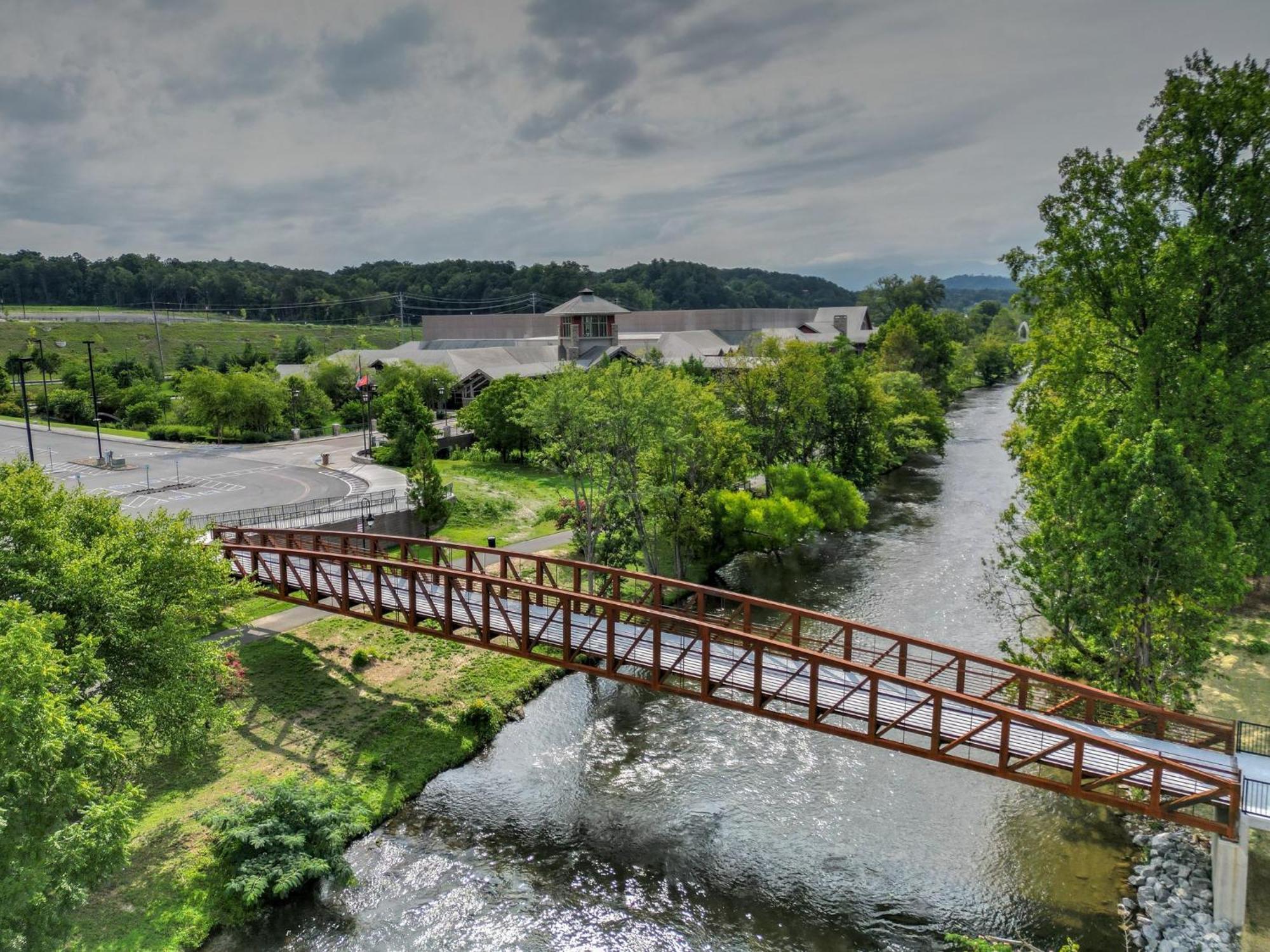 Holiday Inn & Suites Pigeon Forge Convention Center, An Ihg Hotel 外观 照片